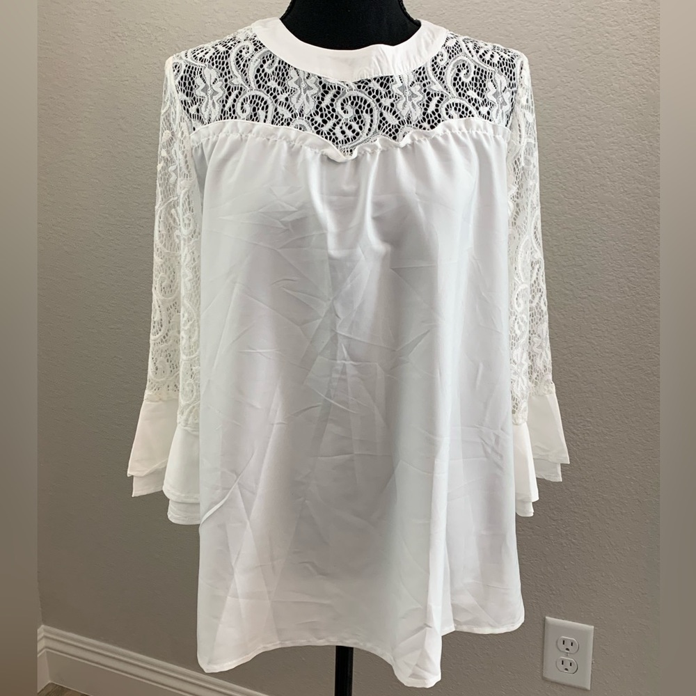 NWT Zanzea White Blouse with lace detailing. Size large